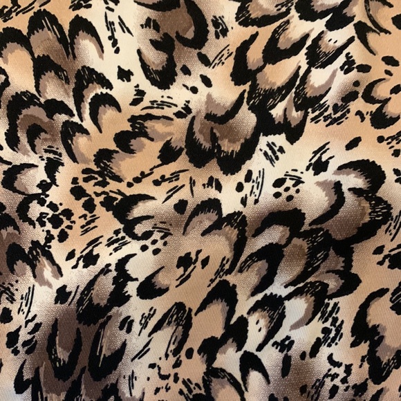 Marilyn Monroe Intimates, sleeveless brown/black floral pattern. Size 3X. - Picture 5 of 10